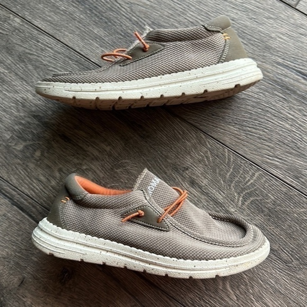 Bruno Marc shoes tan & orange slip on boat shoes cowboy slippers size 6